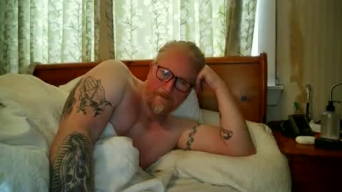 Snapshot of r_o_h_a_n_r_o_o_m chatting on 04/16/26, 12:06 r_o_h_a_n_r_o_o_m online show from 04/16/26, 12:06