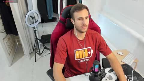 Snapshot of raamos chatting on 09/13/25, 03:23 Nikita online show from 09/13/25, 03:23