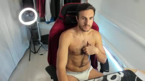 Snapshot of raamos chatting on 10/10/25, 12:48 Nikita online show from 10/10/25, 12:48