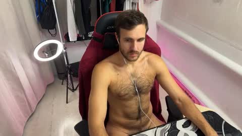 Snapshot of raamos chatting on 10/13/25, 11:10 Nikita online show from 10/13/25, 11:10