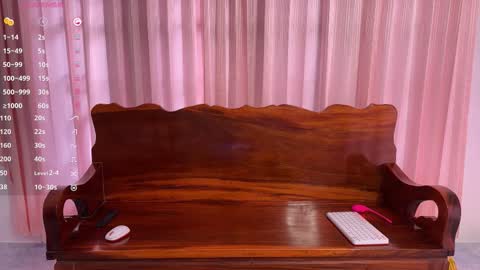 Snapshot of raamos chatting on 11/21/25, 08:13 Nikita online show from 11/21/25, 08:13