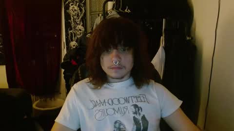Snapshot of raccoonboy22 chatting on 12/15/25, 04:50 raccoonboy online show from 12/15/25, 04:50