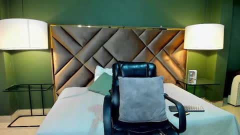 Snapshot of rache_roth chatting on 04/25/26, 09:23 Rachel online show from 04/25/26, 09:23