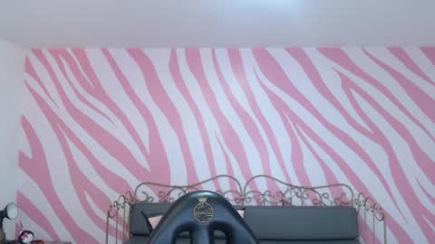 Snapshot of rachel_deal chatting on 01/27/25, 08:07 Rachel online show from 01/27/25, 08:07