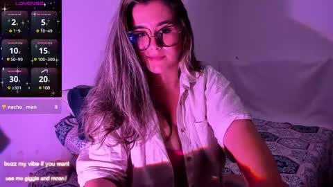 Snapshot of rachel_fo chatting on 12/18/24, 10:02 Rachel Foss online show from 12/18/24, 10:02