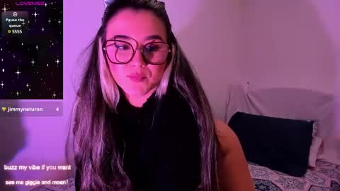 Snapshot of rachel_fo chatting on 12/19/24, 08:13 Rachel Foss online show from 12/19/24, 08:13