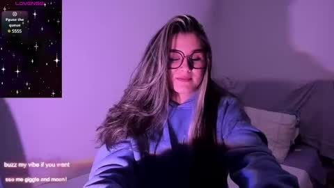 Snapshot of rachel_fo chatting on 01/03/25, 10:51 Rachel Foss online show from 01/03/25, 10:51