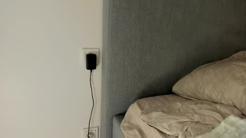 Sherryl online show from 11/27/25, 08:44