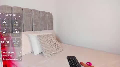 Snapshot of rachel_ruso chatting on 07/07/26, 06:47 RACHEL online show from 07/07/26, 06:47