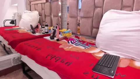 Snapshot of rachel_westt chatting on 12/22/24, 02:49 RACHEL online show from 12/22/24, 02:49