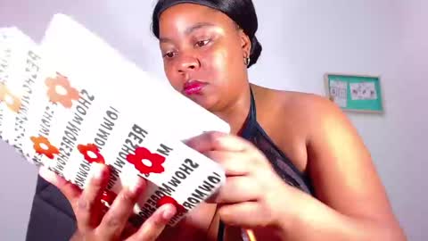 Snapshot of rachelbrown_ chatting on 12/11/24, 12:34 MALIKA Z online show from 12/11/24, 12:34