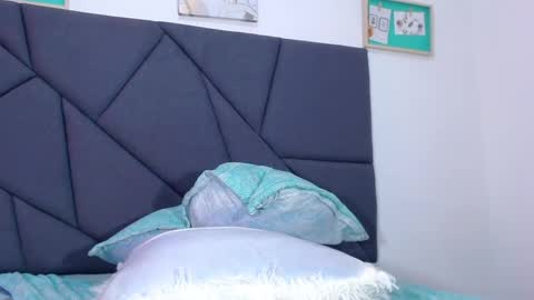 Snapshot of rachelbrown_ chatting on 12/27/24, 06:20 MALIKA Z online show from 12/27/24, 06:20