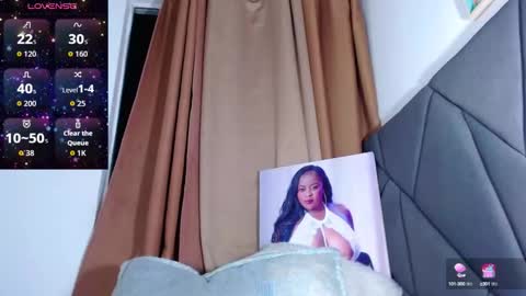 Snapshot of rachelbrown_ chatting on 10/15/25, 02:11 MALIKA Z online show from 10/15/25, 02:11