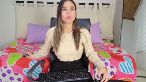 Rachell online show from 02/04/25, 03:33