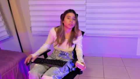 Rachell online show from 10/01/25, 04:29