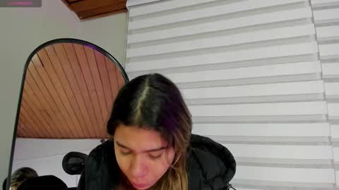 Snapshot of rachell_criss chatting on 12/21/25, 03:57 Rachell online show from 12/21/25, 03:57