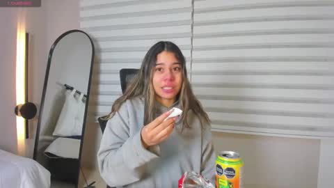 Snapshot of rachell_criss chatting on 01/17/26, 03:55 Rachell online show from 01/17/26, 03:55