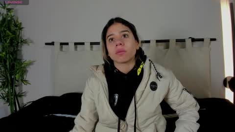 Snapshot of rachell_criss chatting on 02/14/26, 03:58 Rachell online show from 02/14/26, 03:58