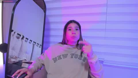 Snapshot of rachell_criss chatting on 02/25/26, 04:22 Rachell online show from 02/25/26, 04:22