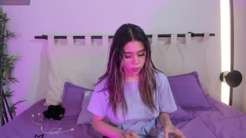 Snapshot of rachell_criss chatting on 02/28/26, 04:13 Rachell online show from 02/28/26, 04:13