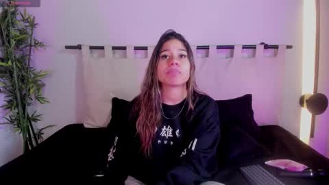 Snapshot of rachell_criss chatting on 03/10/26, 04:28 Rachell online show from 03/10/26, 04:28