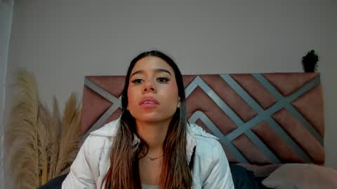 Snapshot of rachell_criss chatting on 04/03/26, 04:10 Rachell online show from 04/03/26, 04:10