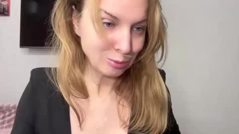 Rachel online show from 02/19/25, 09:36