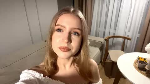 Snapshot of rachellegentile chatting on 11/23/25, 03:34 Alice online show from 11/23/25, 03:34