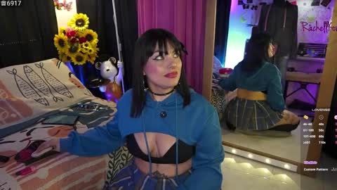 Snapshot of rachellkors_ chatting on 10/30/25, 10:49 rachellk online show from 10/30/25, 10:49