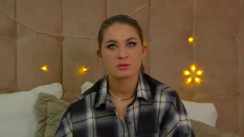 Snapshot of rachellsimpson chatting on 12/19/24, 10:21 RachellSimpson online show from 12/19/24, 10:21