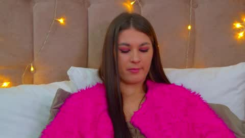 Snapshot of rachellsimpson chatting on 12/27/24, 01:22 RachellSimpson online show from 12/27/24, 01:22