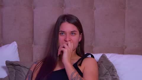 Snapshot of rachellsimpson chatting on 01/24/25, 12:31 RachellSimpson online show from 01/24/25, 12:31