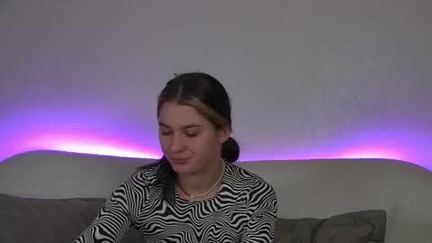 Snapshot of rachellsimpson chatting on 03/12/25, 06:33 RachellSimpson online show from 03/12/25, 06:33