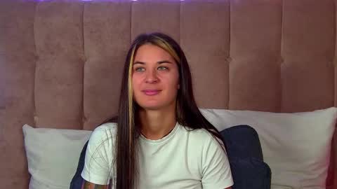 Snapshot of rachellsimpson chatting on 10/07/25, 07:11 RachellSimpson online show from 10/07/25, 07:11