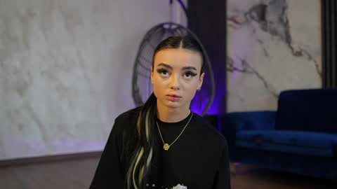 Snapshot of rachelravee chatting on 03/27/26, 05:35 Ann online show from 03/27/26, 05:35