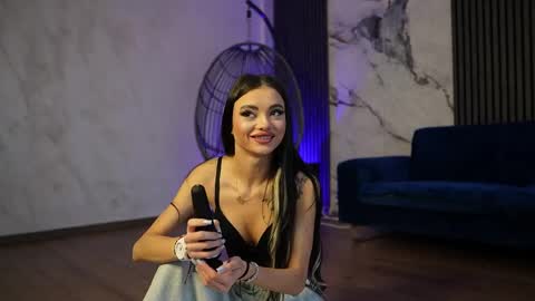 Snapshot of rachelravee chatting on 04/04/26, 04:22 Ann online show from 04/04/26, 04:22