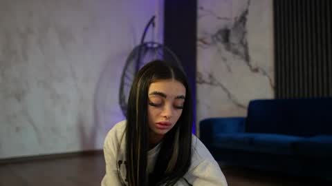 Snapshot of rachelravee chatting on 04/12/26, 04:17 Ann online show from 04/12/26, 04:17