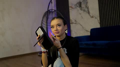 Snapshot of rachelravee chatting on 04/17/26, 04:26 Ann online show from 04/17/26, 04:26