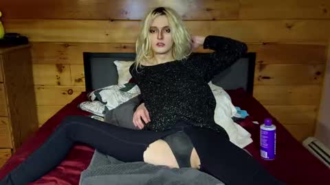 Snapshot of rachelxprice chatting on 12/07/24, 12:08 Rachel Price online show from 12/07/24, 12:08