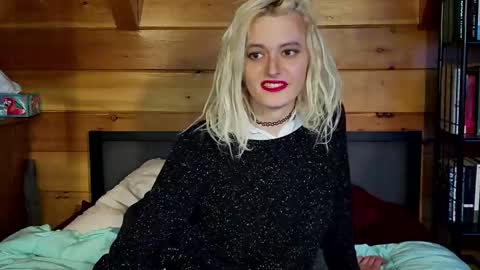 Snapshot of rachelxprice chatting on 03/11/25, 07:47 Rachel Price online show from 03/11/25, 07:47