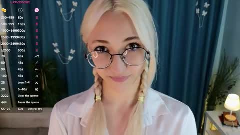Karina online show from 09/19/25, 09:15