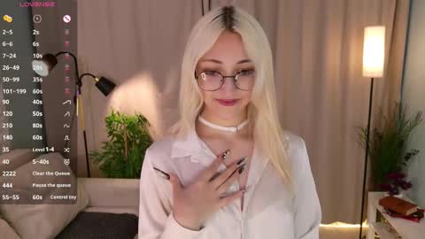 Karina online show from 10/24/25, 09:22