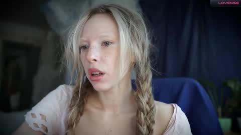 Snapshot of radiant_ada chatting on 10/08/25, 08:45 ada online show from 10/08/25, 08:45