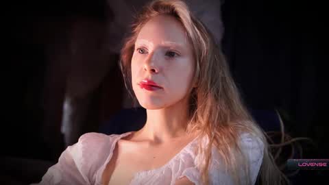 Snapshot of radiant_ada chatting on 12/16/25, 09:36 ada online show from 12/16/25, 09:36