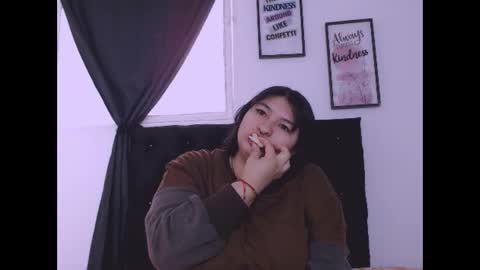 radiantgoddes online show from 10/05/25, 02:15