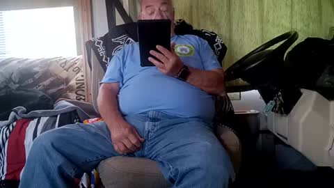 Snapshot of radiomantim chatting on 04/20/26, 01:58 Radioman for fun online show from 04/20/26, 01:58