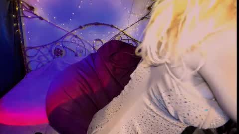 Snapshot of radmila_star chatting on 12/05/25, 04:36 Radmila Star online show from 12/05/25, 04:36