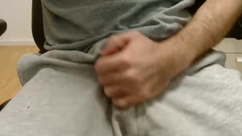 Snapshot of radrix chatting on 01/08/25, 10:04 radrix online show from 01/08/25, 10:04