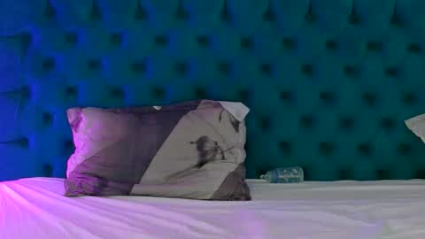 Snapshot of raeeamber_ chatting on 03/24/26, 06:18 sweet peach online show from 03/24/26, 06:18