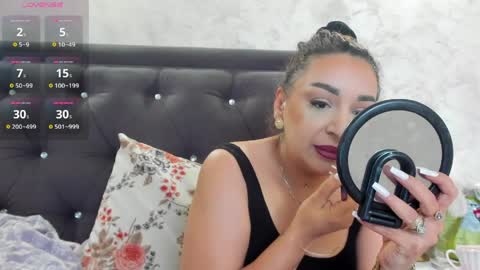 Snapshot of raelledarkstar chatting on 05/22/26, 07:48 raelledarkstar online show from 05/22/26, 07:48